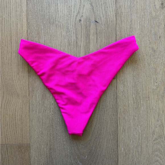 Beach Riot Bikini Peyton Top Vanessa Bottom Fuchsia XS / XS - Picture 6 of 6